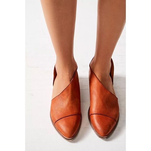 Free People Popular Royale Flat with Cutout Detail - Picture 9 of 11